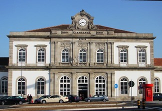 Viagens de trem no Porto e em Portugal