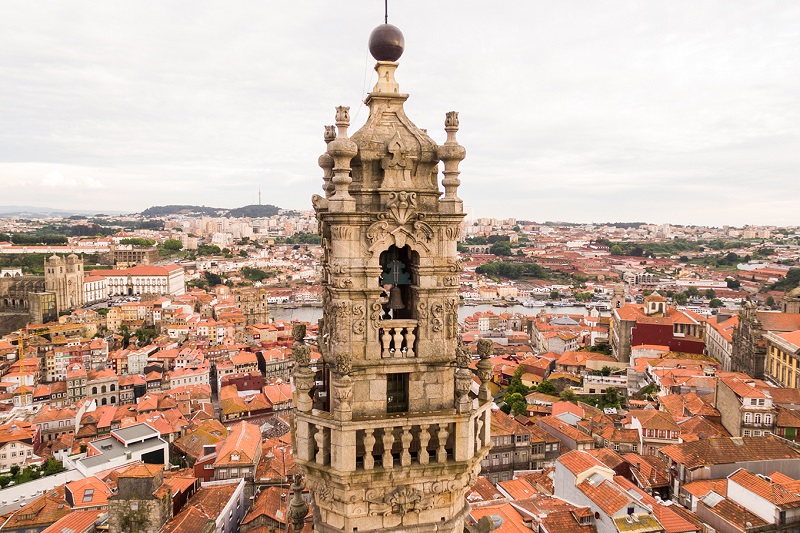 Torre dos Clérigos en Oporto