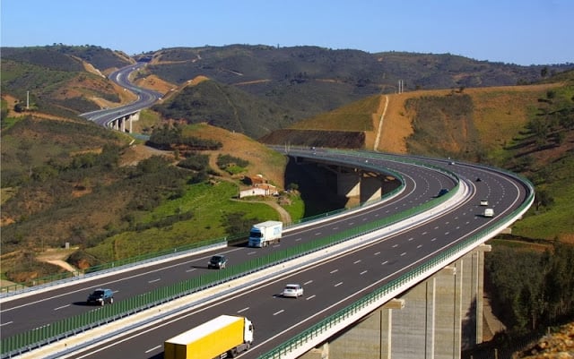 Aluguel de carro em Coimbra em Portugal: Economize muito 