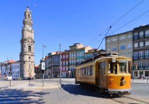 Passeio de elétrico - centro do Porto