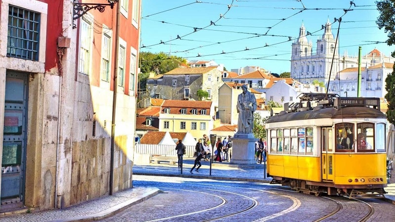 Tranvía en la calle de Lisboa