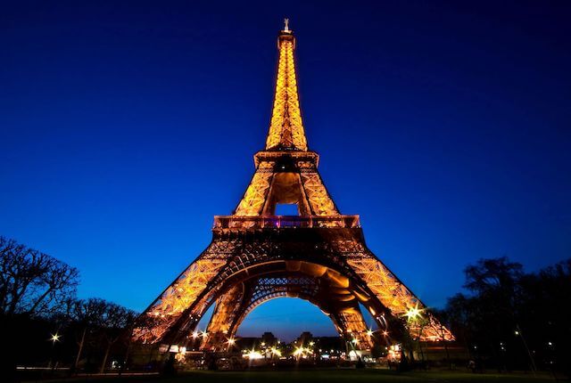 Torre Eiffel à noite