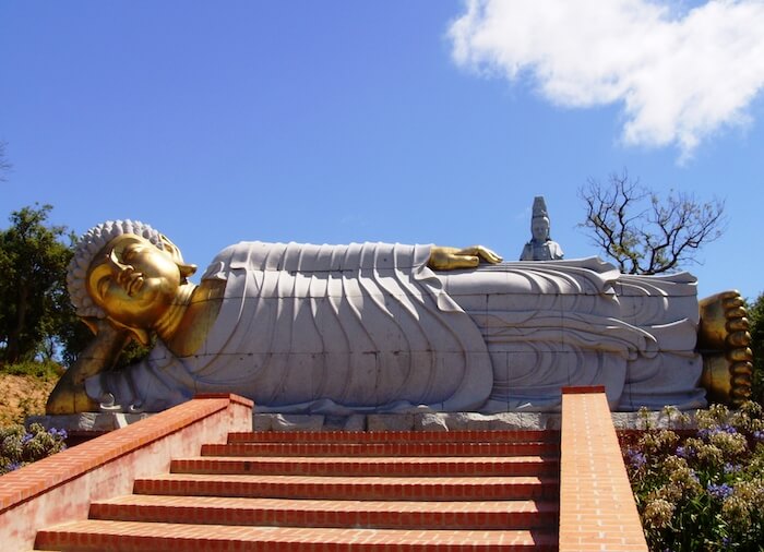 Buddha deitado no Bacalhôa Buddha Eden