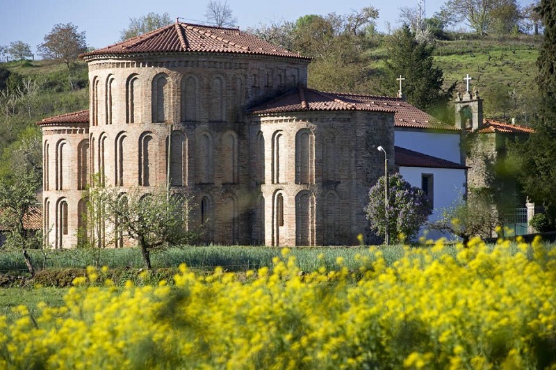 Mosteiro de Castro de Avelãs em Bragança